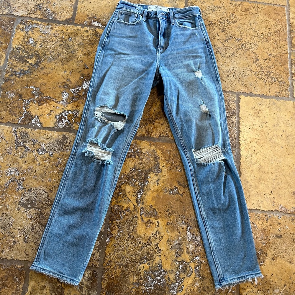 Light Wash Curvy High-Rise Mom Old Navy Jeans